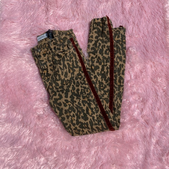Zara Woman leopard print leggings with velvet stripe on the side size 2 - Picture 5 of 8